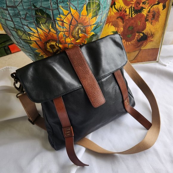 CYNTHIA ROWLEY Genuine Leather Men`s Black Messenger Bag